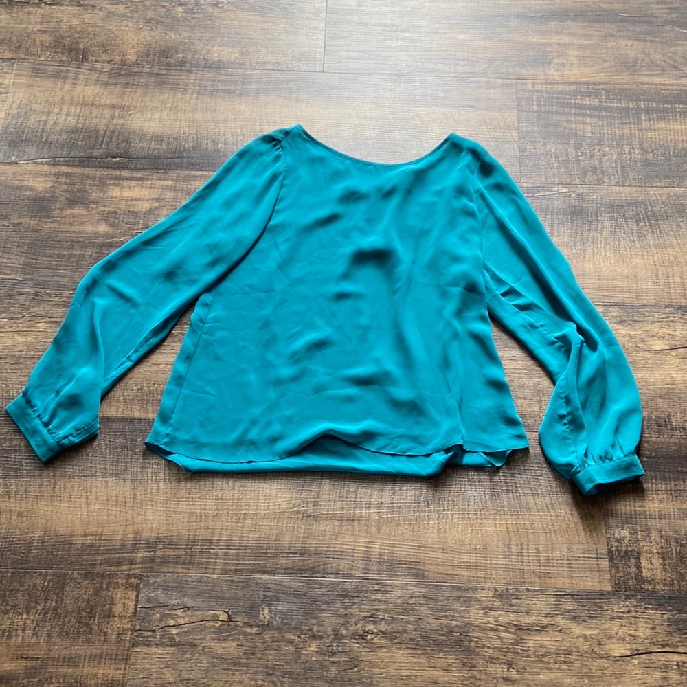 Gorgeous peacock colored sanctuary top